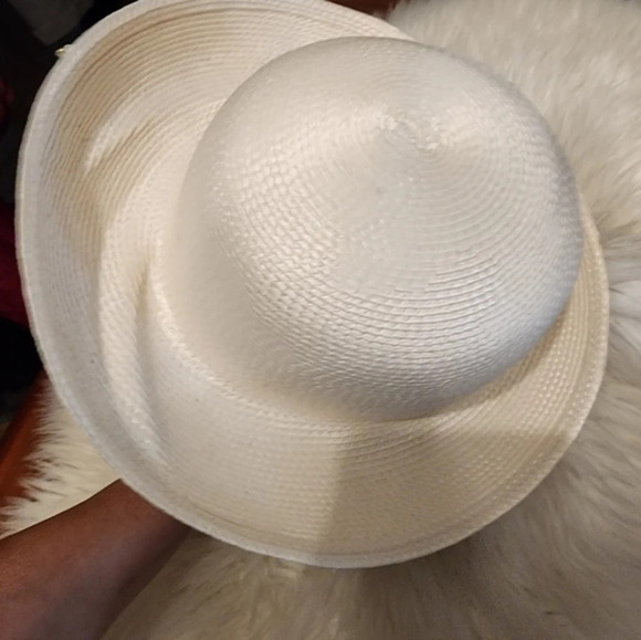 Vintage‎ embellished white hat - Picture 7 of 7